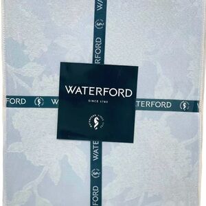 WATERFORD 70" x 84"  Hydrangea Blue Floral Jacquard Tablecloth Seats 6-8 P.  NEW